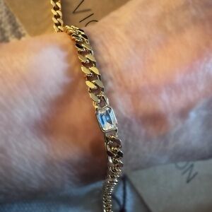 Elegant Gold Bracelet with Crystal Accent